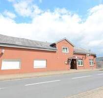 zentral gelegene Gewerbeimmobilie oder Bauplatz für Mehrfamilienhaus mit 2 Vollgeschossen - Büdelsdorf