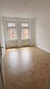 Wohnzimmer - Frisch renovierte 2-Raum-Wohnung in ruhiger Lage, unweit von Domplatz entfernt!