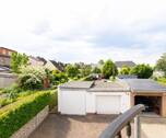 23. Blick in den Hof und Garagen - 