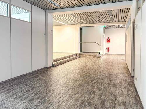 Flur / Empfang - 6 Zimmer Büro in Kiel