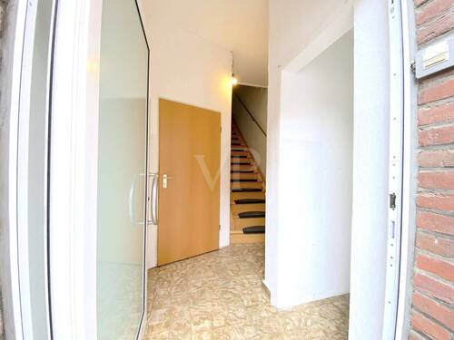 EG Hauseingang DG-Wohnung - 