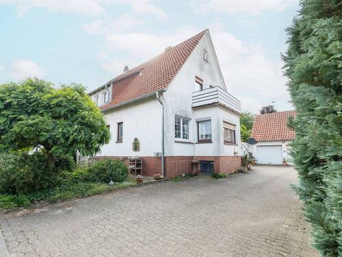 Hofeinfahrt - 8 Zimmer Einfamilienhaus in Stemwede