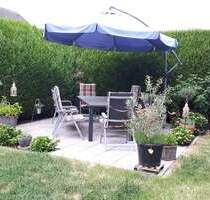 Gepflegte, gut geschnittene 4 Zi.-EG-Wohnung mit Balkon, Garten, Garage u. PV in Erftstadt-K.