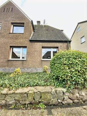 rechte Doppelhaushälfte - 4 Zimmer Doppelhaushälfte in Selm
