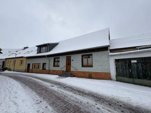 Gebäudeansicht 1 - 6 Zimmer Mehrfamilienhaus, Wohnhaus zum Kaufen in Röbel