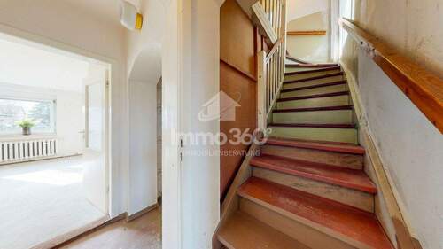 Treppe ins OG - Einfamilienhaus mit 128,50 m&sup2; in Neuenhagen bei Berlin zum Kaufen