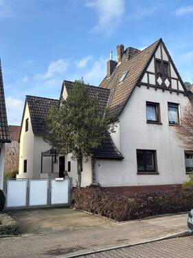 Frontansicht - Schöne Einfamilien-Doppelhaushälfte im ruhigen Wohngebiet von Gelsenkirchen-Erle