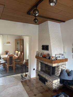 Übergang vom Wohnraum zum Esszimmer - 4 Zimmer Einfamilienhaus in Gelsenkirchen