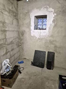 EG Raum mit Badanschlüssen - 