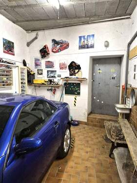 Garage - 
