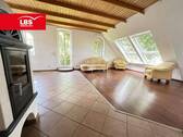 Großzügiges Wohnzimmer - Charmante Eigentumswohnung im ländlichen Bereich Löhne-Mennighüffens.