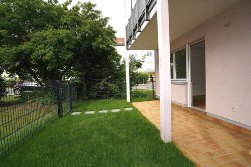 Terrasse - Hauptstadtmakler-Bezugsfreie Wohnung mit Terrasse und Tiefgaragenstellplatz