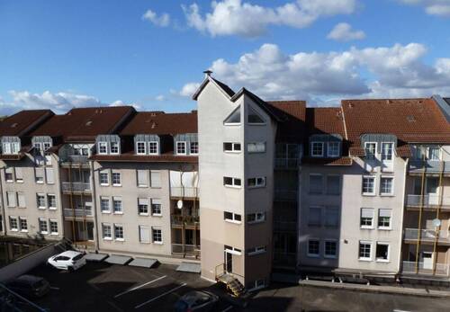 Rückseite - Helle 2 ZKB mit Balkon in SLS-City