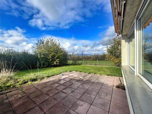 Terrasse im Erdgeschoss - 7 Zimmer Einfamilienhaus zum Kaufen in Lohfelden