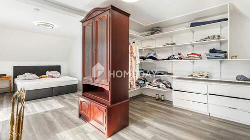 1. OG Ankleidezimmer 1 - 