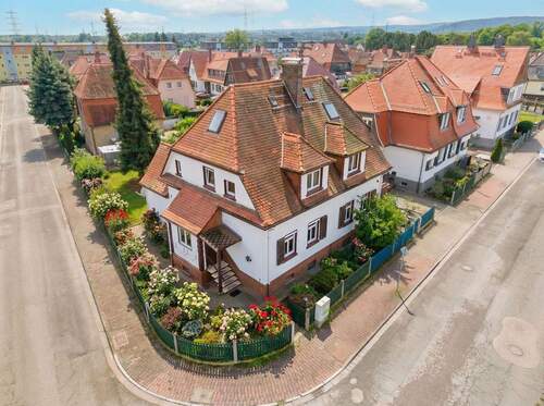 Außenansicht - 5 Zimmer Doppelhaushälfte zum Kaufen in Frankfurt am Main / Zeilsheim