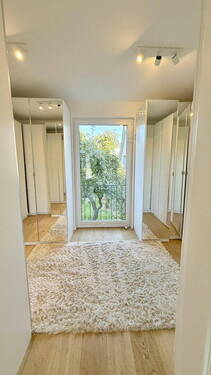 Helles Zimmer / Ankleide - 