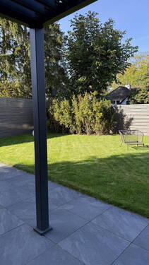 Garten m. modernem Sichtschutz - 