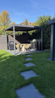 Überdachte Gartenlounge - 