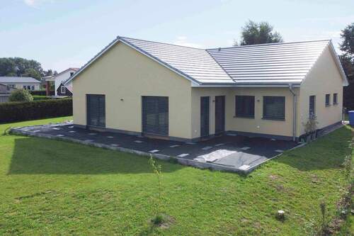 Hausansicht von der Straße - 