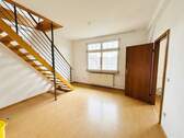 Zimmer OG mit Treppe zum DG - 