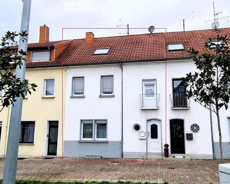 Front - 4 Zimmer Etagenwohnung in Püttlingen