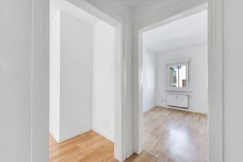 Flur zum Zimmer rechts - 