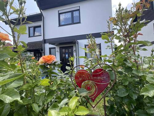 Außenansicht_www.villingen.immobilien - ***Doppelhaushälfte mit großem Garten***