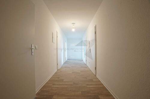 Flur - NEU renovierte 4-Raum-Wohnung mit Einzugsbonus - 3 Monate Kaltmietfrei!!!