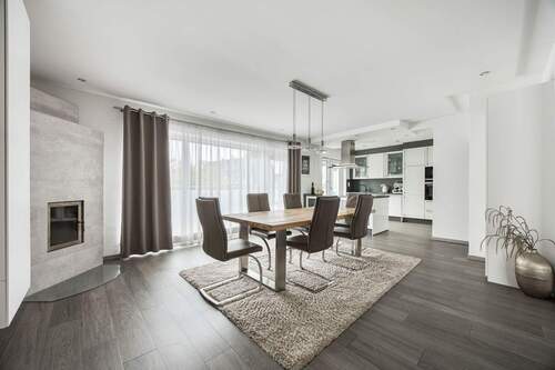 Essen + Küche - Helle und moderne 3-Zimmer-Wohnung mit 90 m² in Nürnberg-Altenfurt