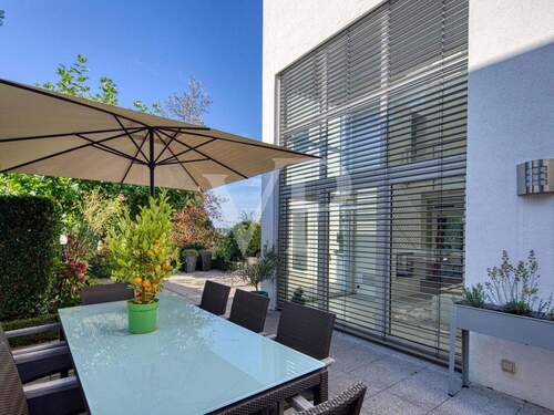 Terrasse mit Essplatz - 