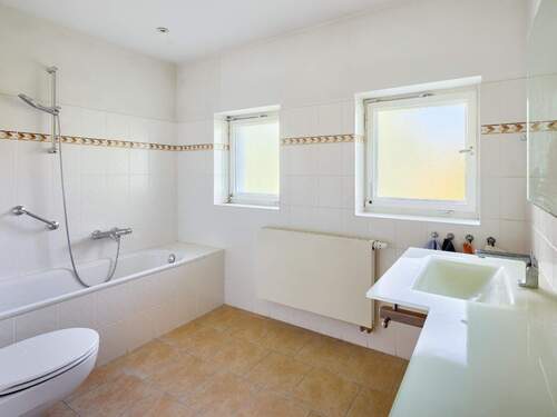 Vollbad im 1. Obergeschoss - 