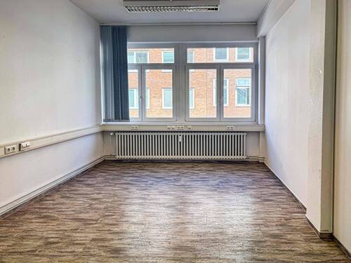 Büro / Behandlungsraum - 