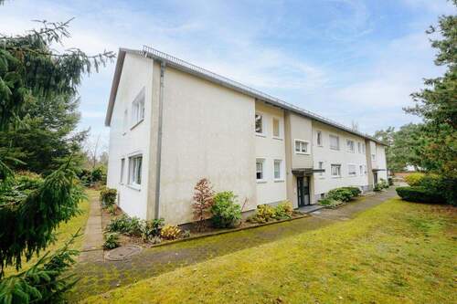 Seitenfansicht vorn - 3 Zimmer Etagenwohnung in BI-Sennestadt