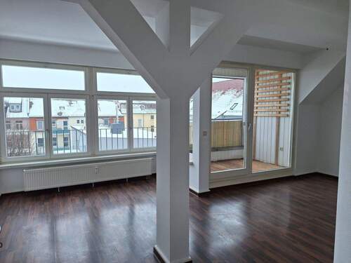 Wohnzimmer.jpg - 4 Zimmer Etagenwohnung zur Miete in Eilenburg