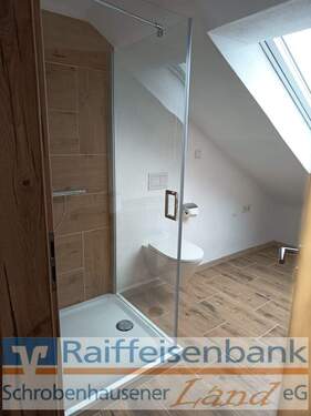 Bad mit Fenster und Dusche - 1 Zimmer Etagenwohnung in Aresing / Unterweilenbach