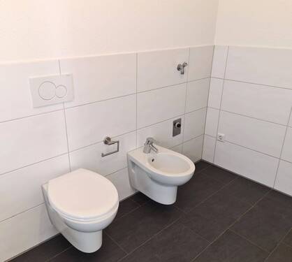 WC und Bidet im Bad - 