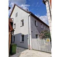 Wohnhaus (C) an der historischen Stadtmauer mit Garten & Stellplätzen - Spalt