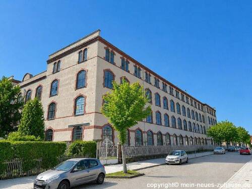 Bild 10 Wohnaus Vorderansicht - 