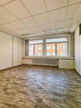 Büro / Behandlungsraum - 