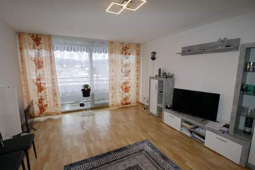 Bild1 - Freundliche 2-Zimmer-Wohnung mit zwei Balkonen im Hochhaus Nähe Klinikum