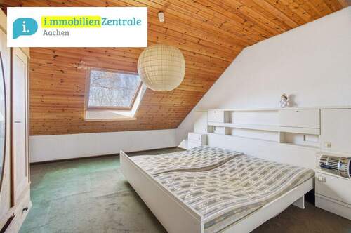 Schlafzimmer (1. OG) - 