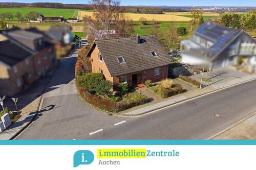Freistehendes Einfamilienhaus mit Platz für die ganze Familie! - Freistehendes Einfamilienhaus mit viel Platz für die ganze Familie in Langerwehe-Heistern