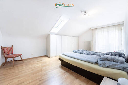 OG - Weiteres Schlafzimmer, ebenfalls mit Zugang zum Balkon - 