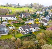 Perfekte Kombination aus Natur & Komfort: Doppelhaushälfte mit Pool & Einliegerwohnung - Lörrach