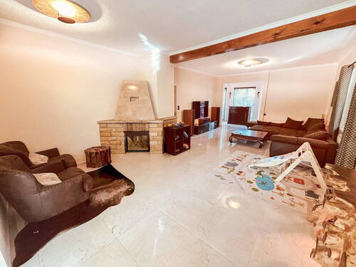 Wohnzimmer - 6 Zimmer Einfamilienhaus in Hohen