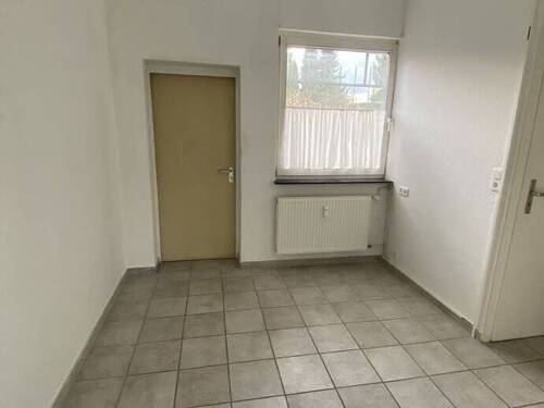 Küche mit Hinterausgang - 1 Zimmer Gewerbeobjekt (Büro, Produktion, Verkauf) in Wolfenbüttel