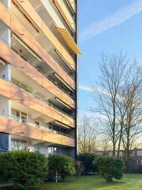 Ansicht Ostrasse Balkon - 3 Zimmer Etagenwohnung in Kaarst