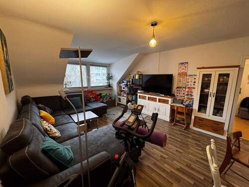 Wohnzimmer - 3 Zimmer Etagenwohnung in Düsseldorf