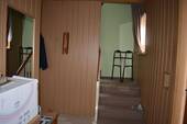 Flur mit Treppe zu DG - 